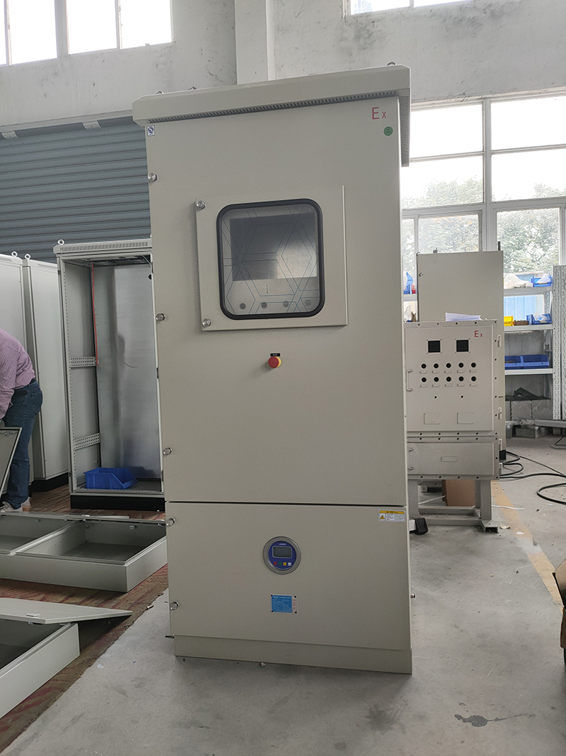 正壓防爆控制柜生產(chǎn)時(shí)要注意什么?